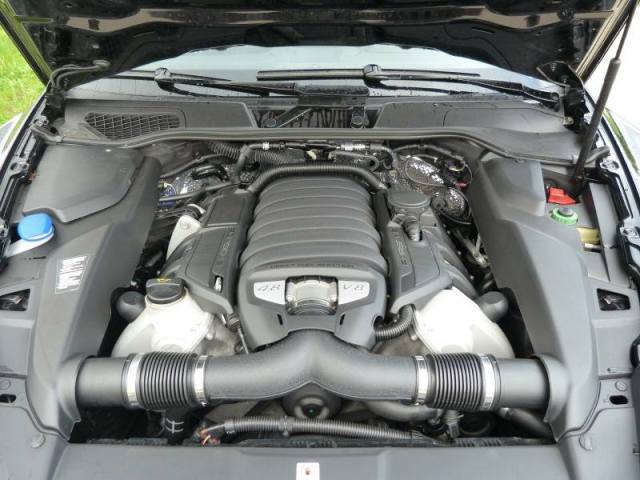 Порше кайен какой двигатель. Двигатель Порше Кайен 3.6. Porsche Cayenne 958 3.6 мотор. Мотор Каен 3.2. Двигатель Порше Кайен 3.6 2008.