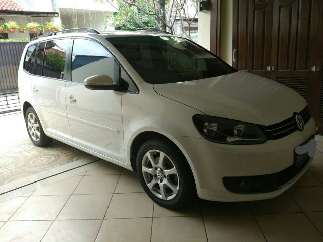 VW Touran 1.4 2015 Putih