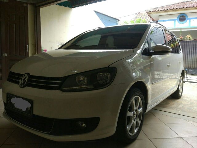VW Touran 1.4 2015 Putih