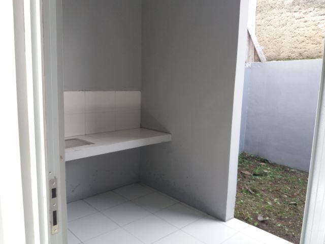 Dapur dan halaman belakang