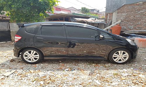 Jazz RS 2009 A/T Hitam